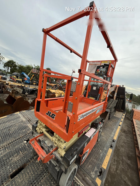 2022 JLG ES1330L