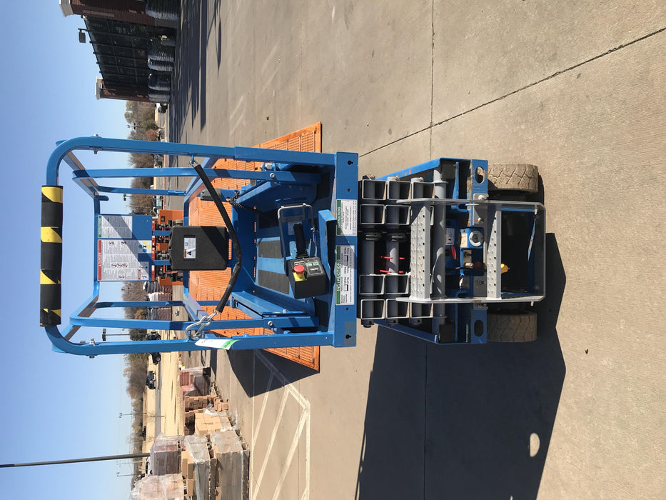 2019 Genie GS-1930 Fixed rails with chain Entry