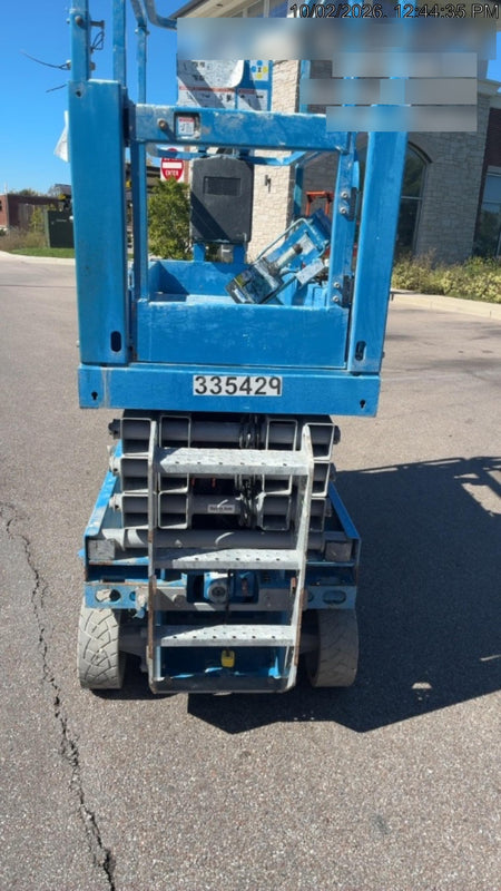 2023 GENIE GS-1932