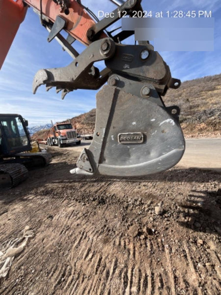 2020 DOOSAN 48" Excavator Bucket