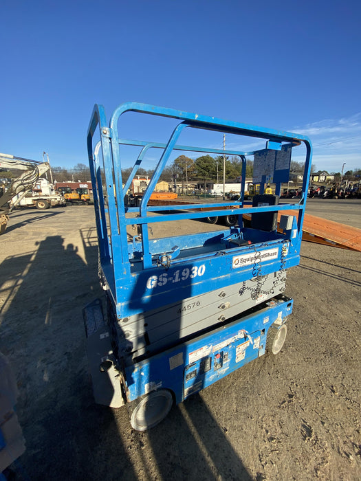 2019 Genie GS-1930 Fixed rails with chain Entry