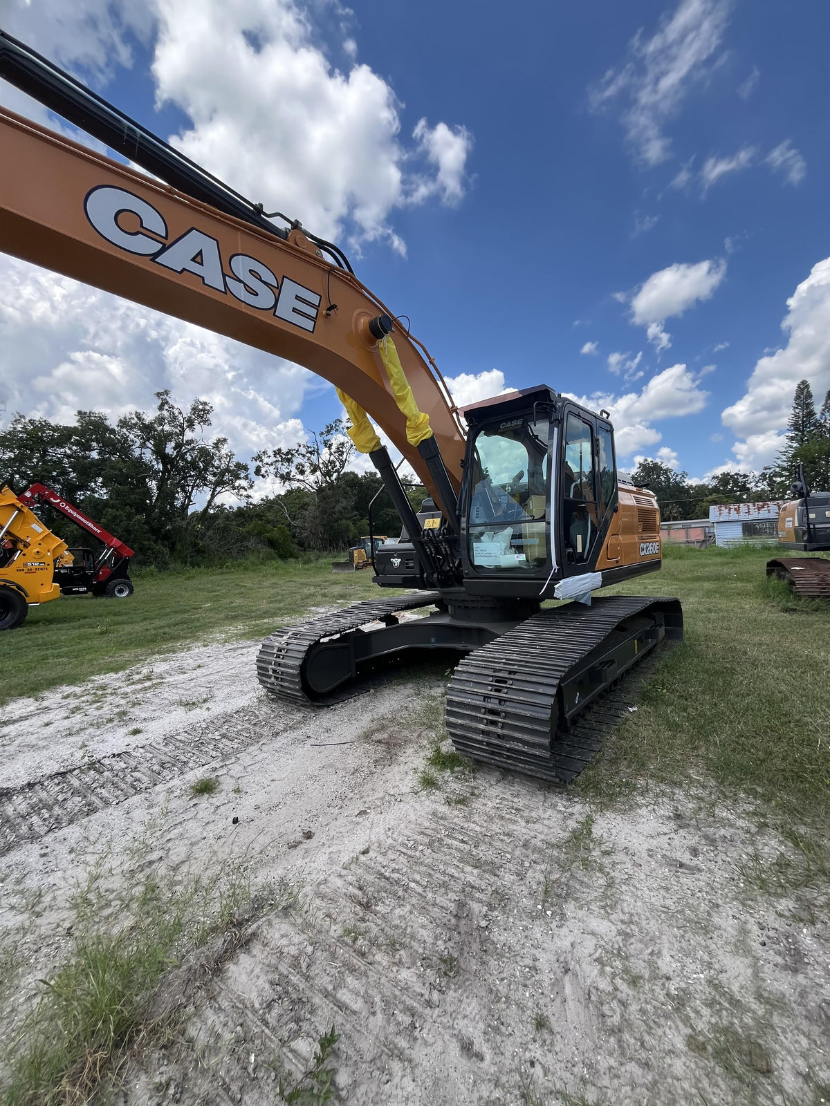 2025 CASE CX260E
