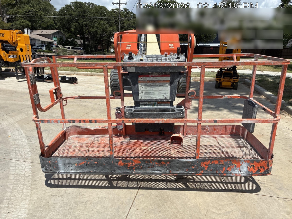2023 JLG 600S