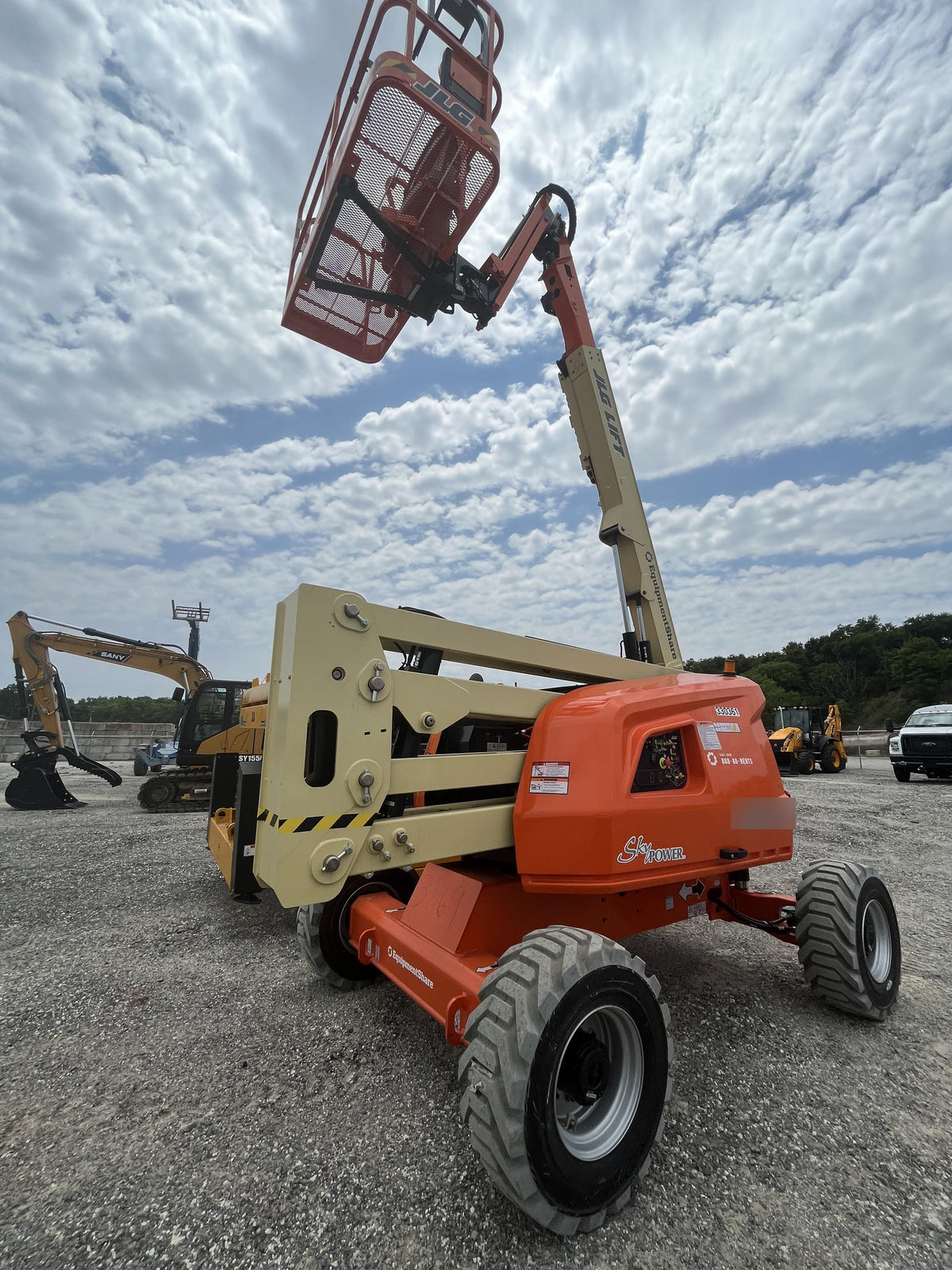 2023 JLG 450AJ