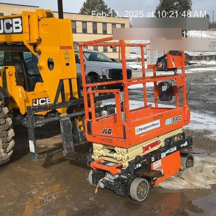2021 JLG ES1330L