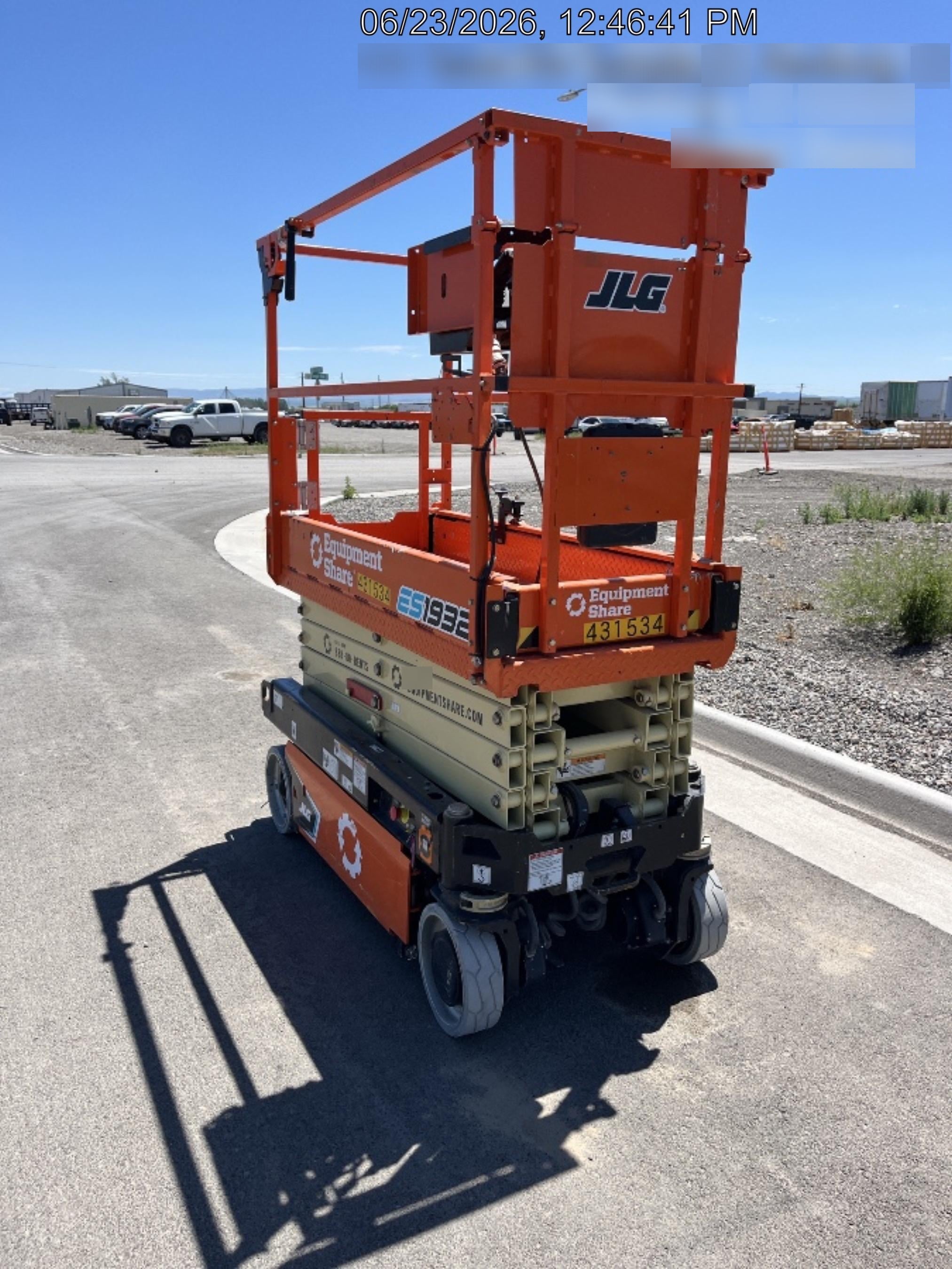 2024 JLG ES1932