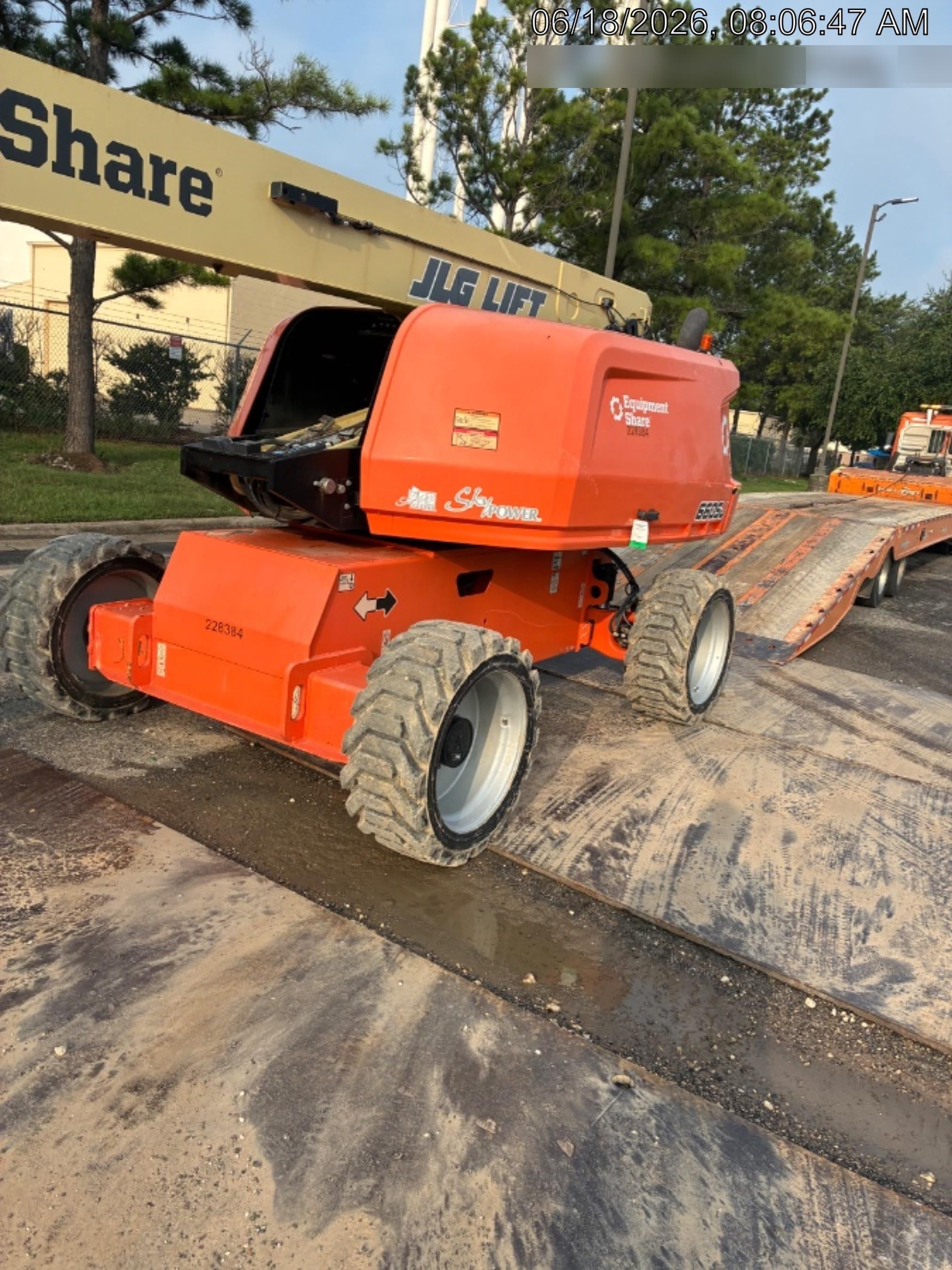 2022 JLG 660SJ