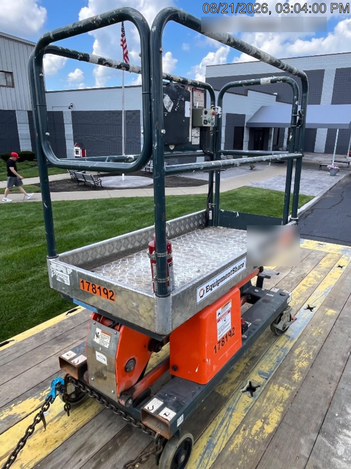 2021 JLG 1030P