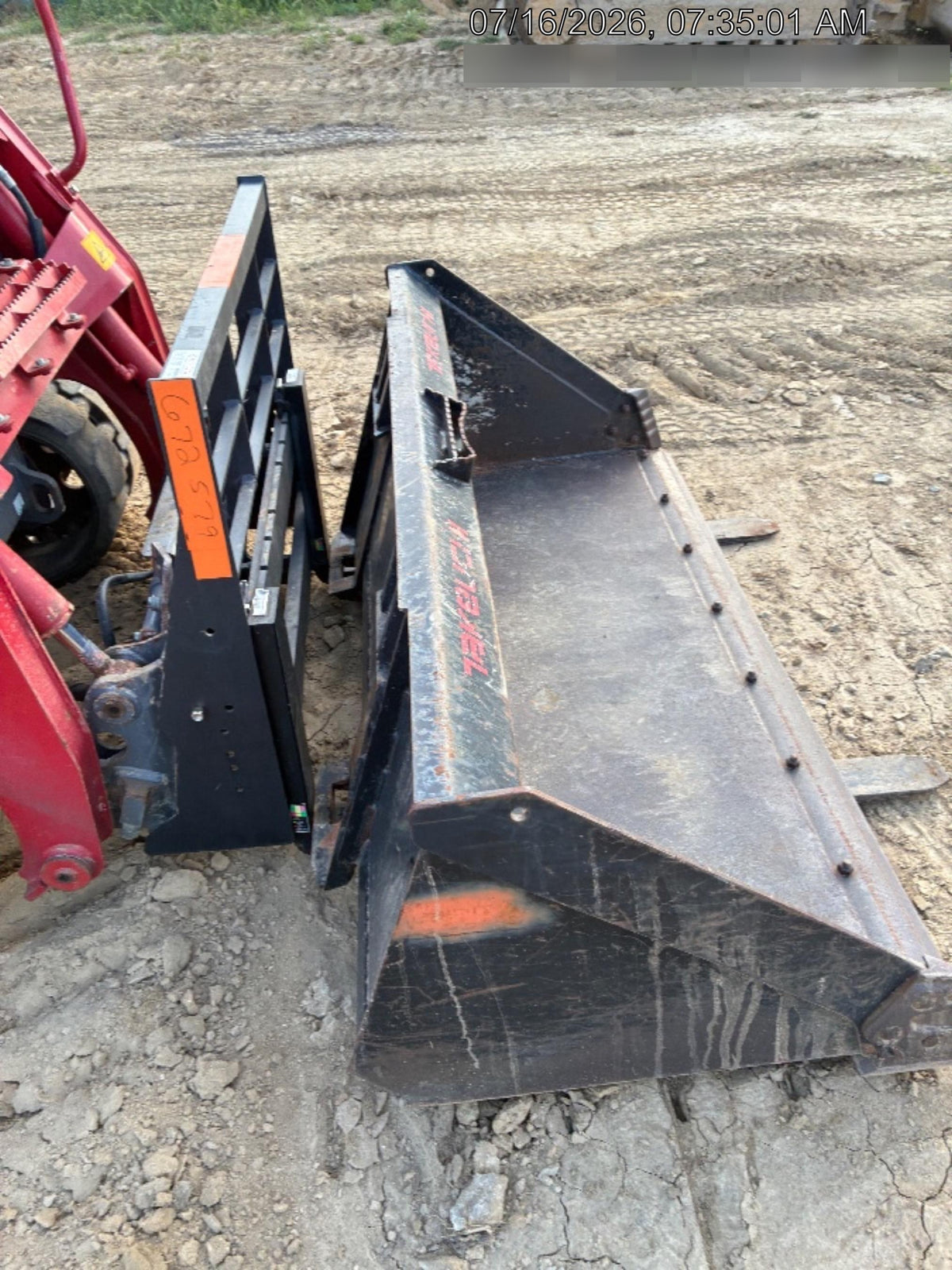 2025 ARROW MATERIAL HANDLING 48" Pallet Forks - Arrow