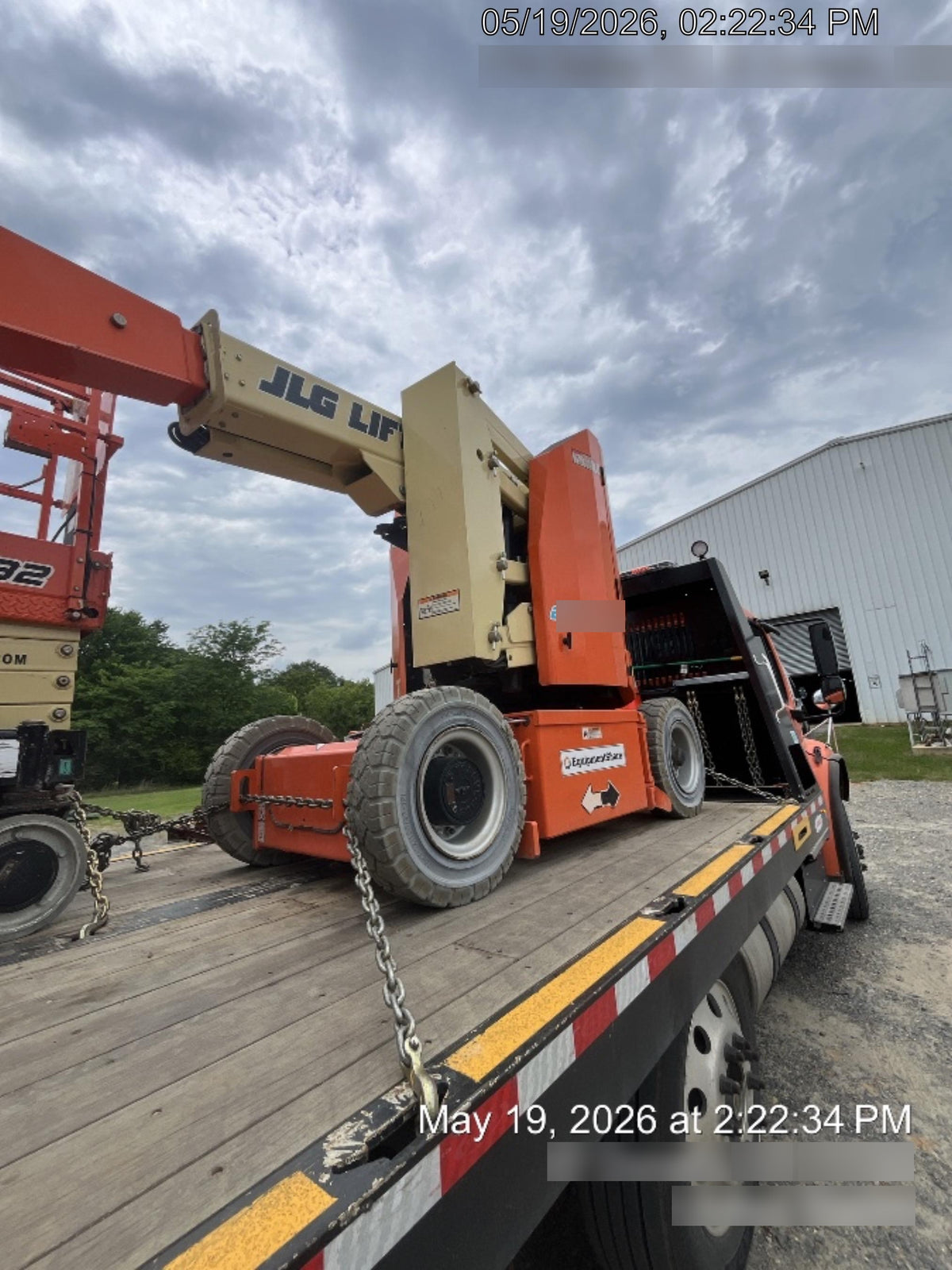 2022 JLG E300AJP