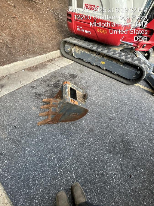 2025 TAKEUCHI 18" HD Bucket - Takeuchi