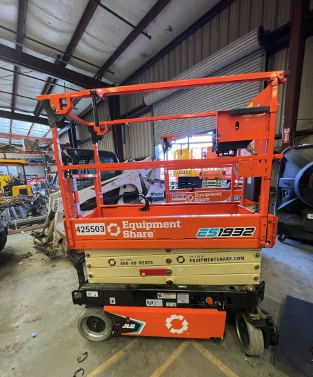 2024 JLG ES1932