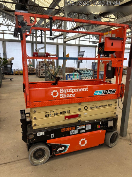 2024 JLG ES1932