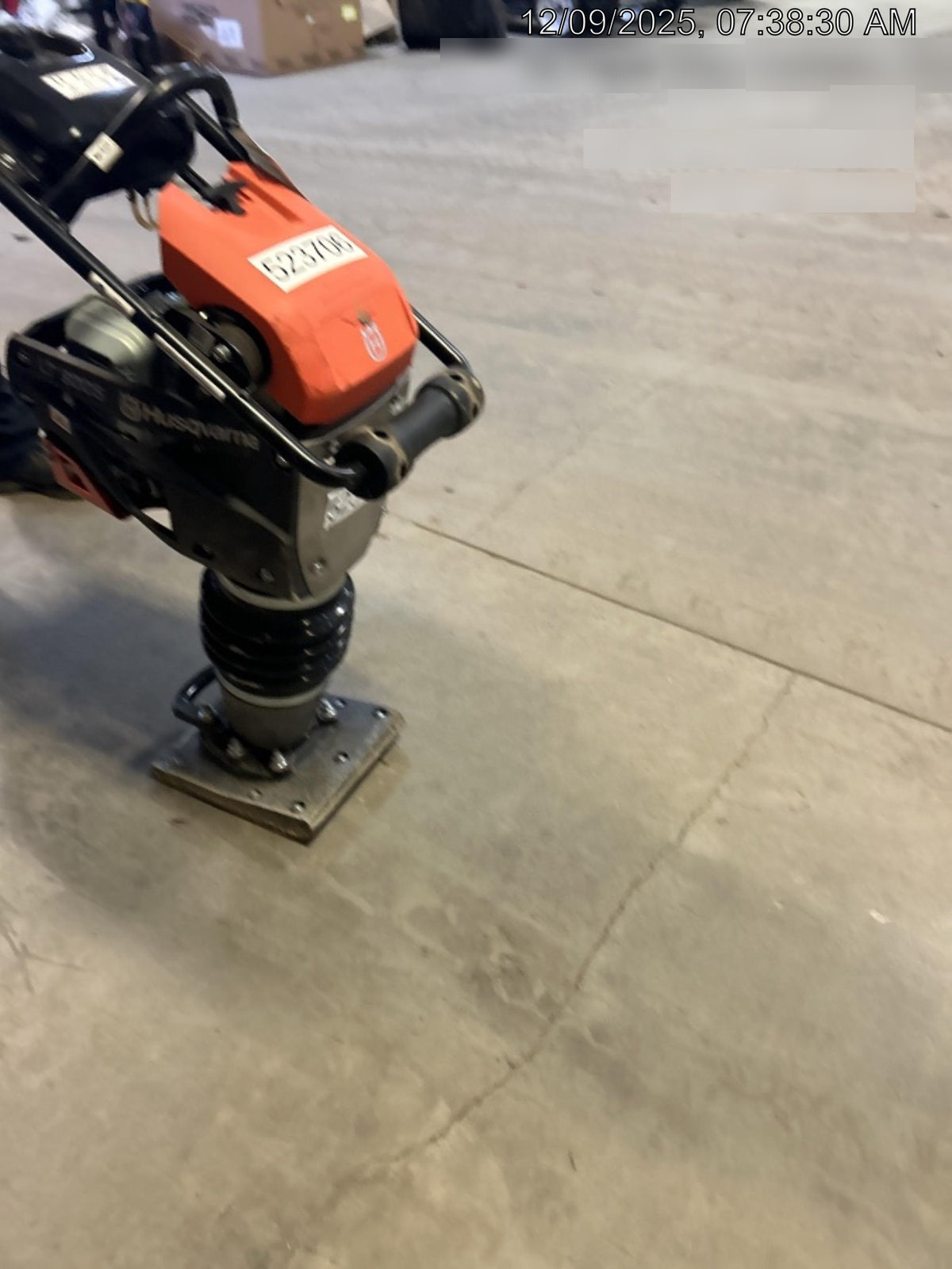 2025 HUSQVARNA LT6005