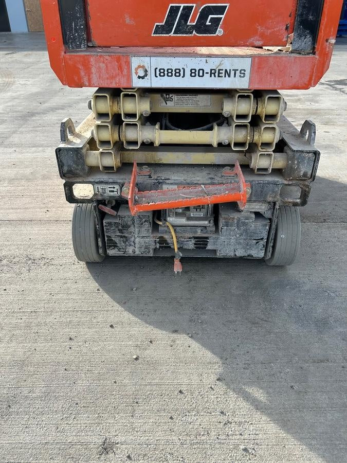 2022 JLG ES1330L