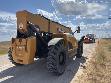 2023 SANY STH1056