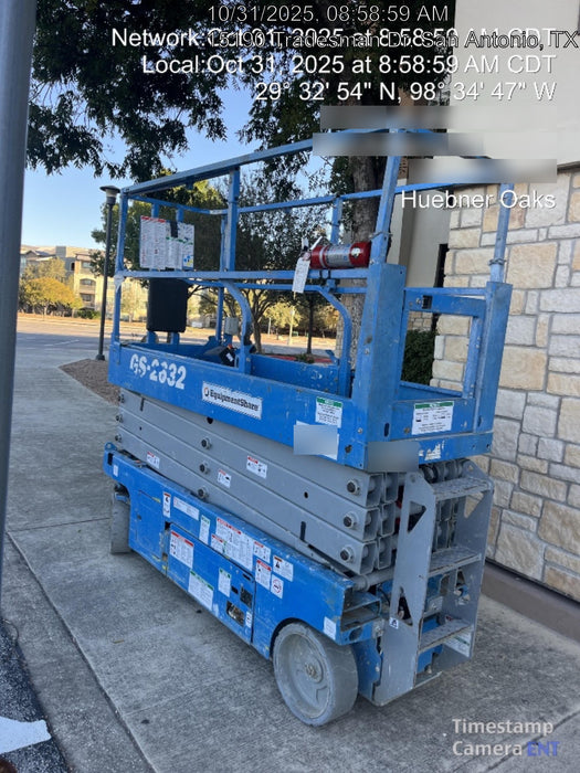 2019 Genie GS-2632 Folding rails with half height swing gate