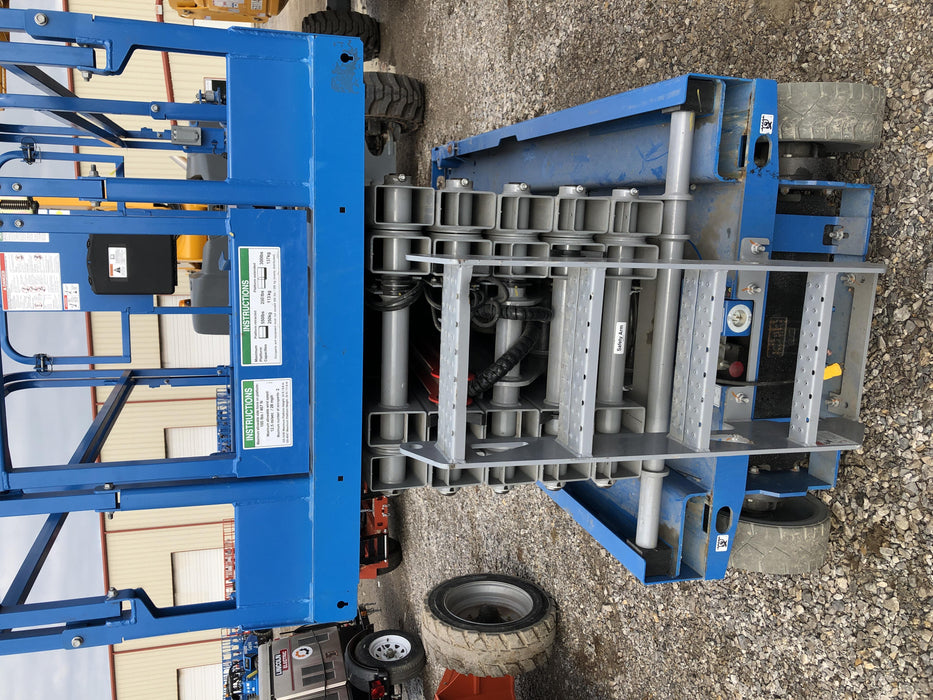 2019 Genie GS-4047 Folding rails with half height swing gate