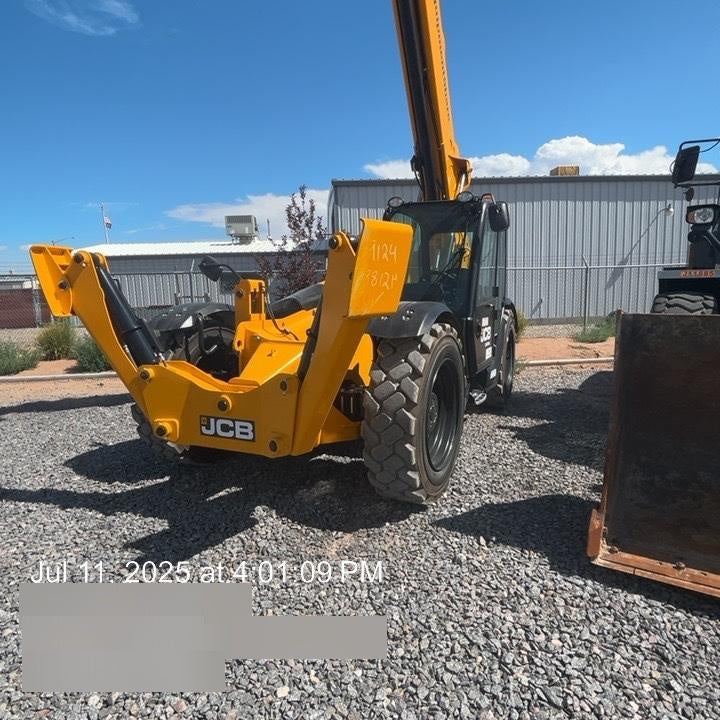 2025 JCB 512-56