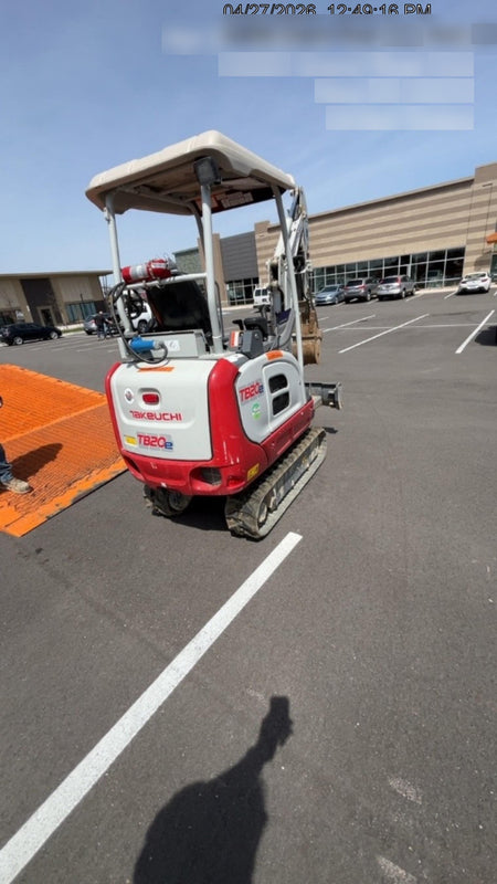 2023 TAKEUCHI TB20e