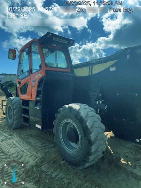 2022 JLG 1075
