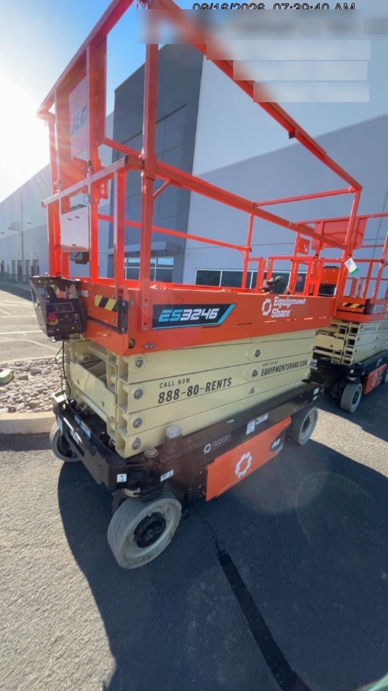2025 JLG ES3246