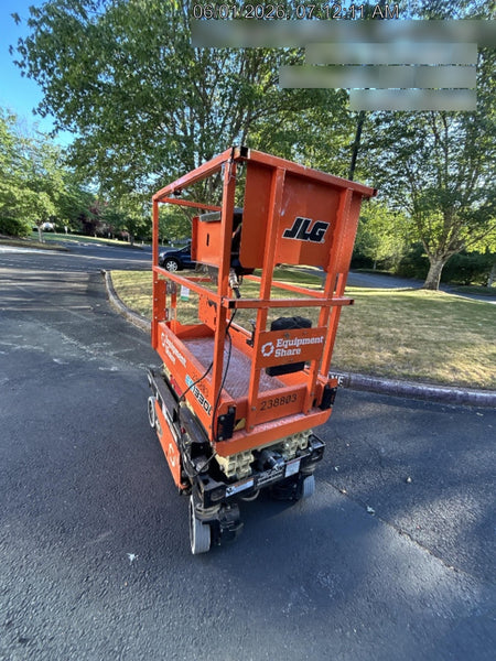 2022 JLG ES1330L