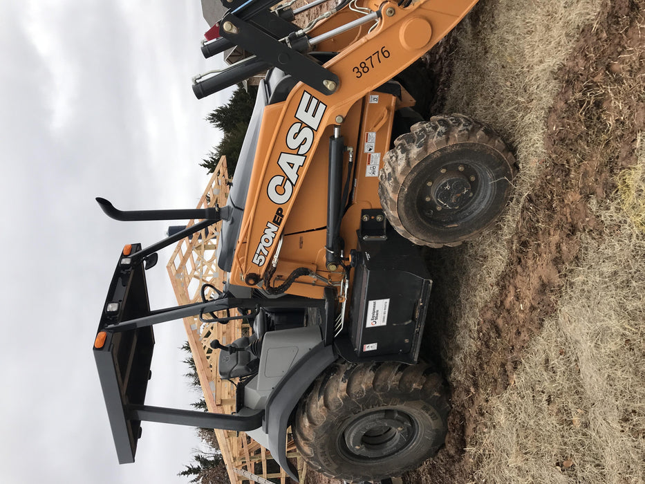 2019 Case 570N EP Canopy, 4WD, GP Front Bucket, Dual Tilt Cylinder, 84" Box Blade w/ Scarifier, Wheel Weights, Beacon