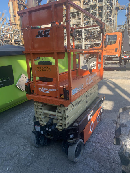 2022 JLG ES1932