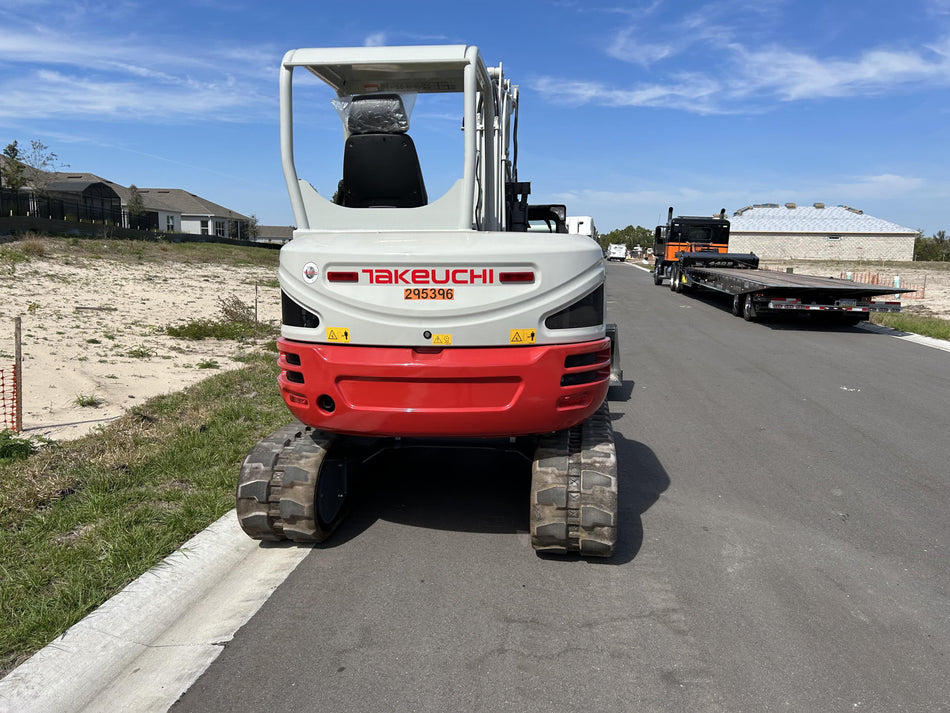 2023 TAKEUCHI TB250-2R