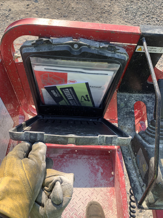 2020 MEC 1330SE Solid NM Tires, Steel Swing out Doors, LCS, Beacon, 900W Invertor