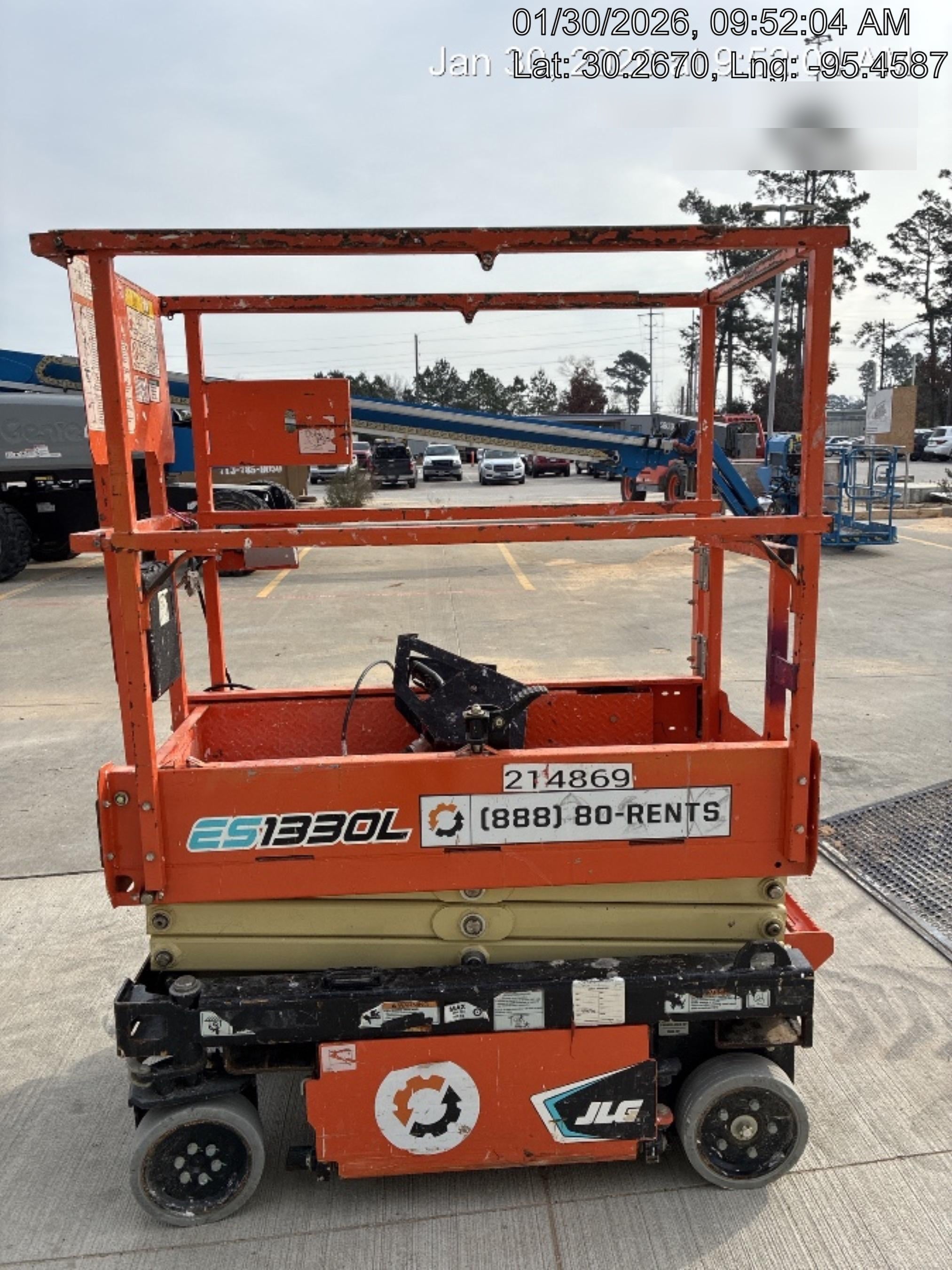 2022 JLG ES1330L