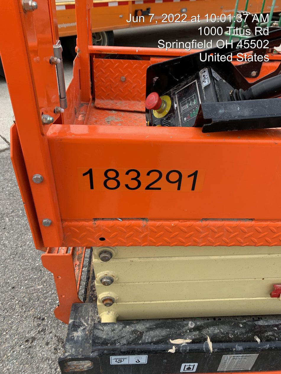 2021 JLG ES1932