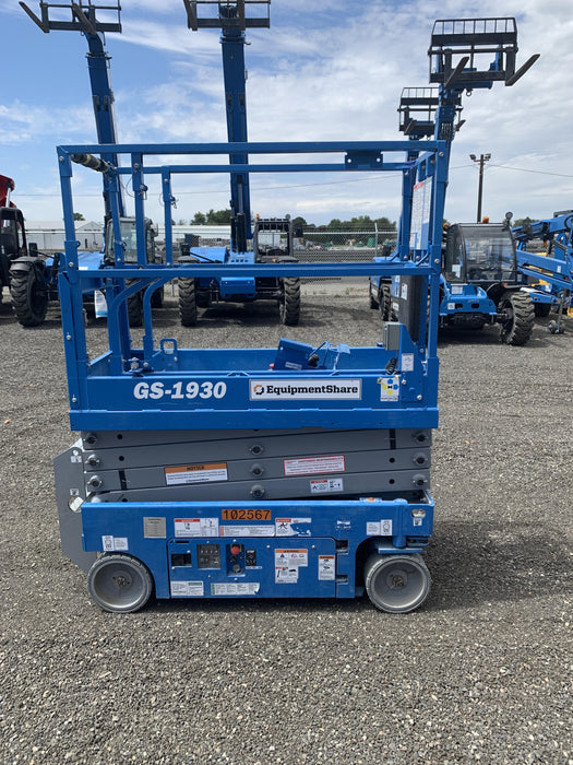 2020 Genie GS-1930 Solid Non Marking Tires, Beacon, Folding rails with half height swing gate, 800W Inverter
