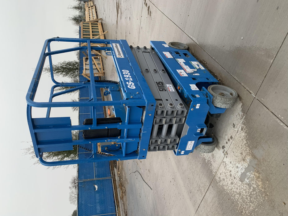 2019 Genie GS-1930 Fixed Rails with Chain Entry