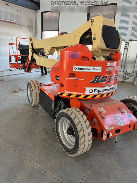2022 JLG E450AJ