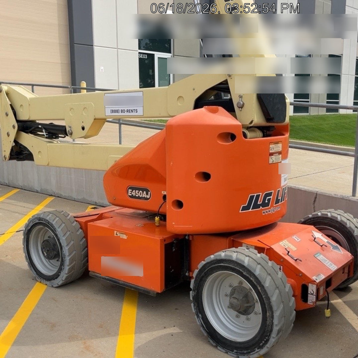 2019 JLG E450AJ