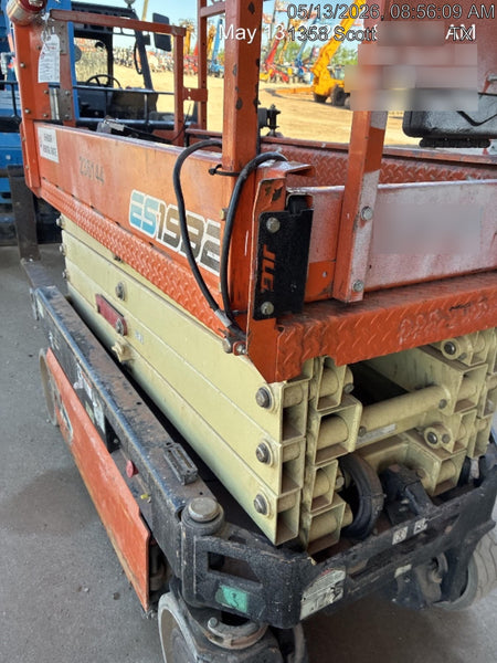 2022 JLG ES1932