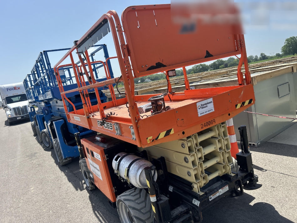 2022 JLG RT4069