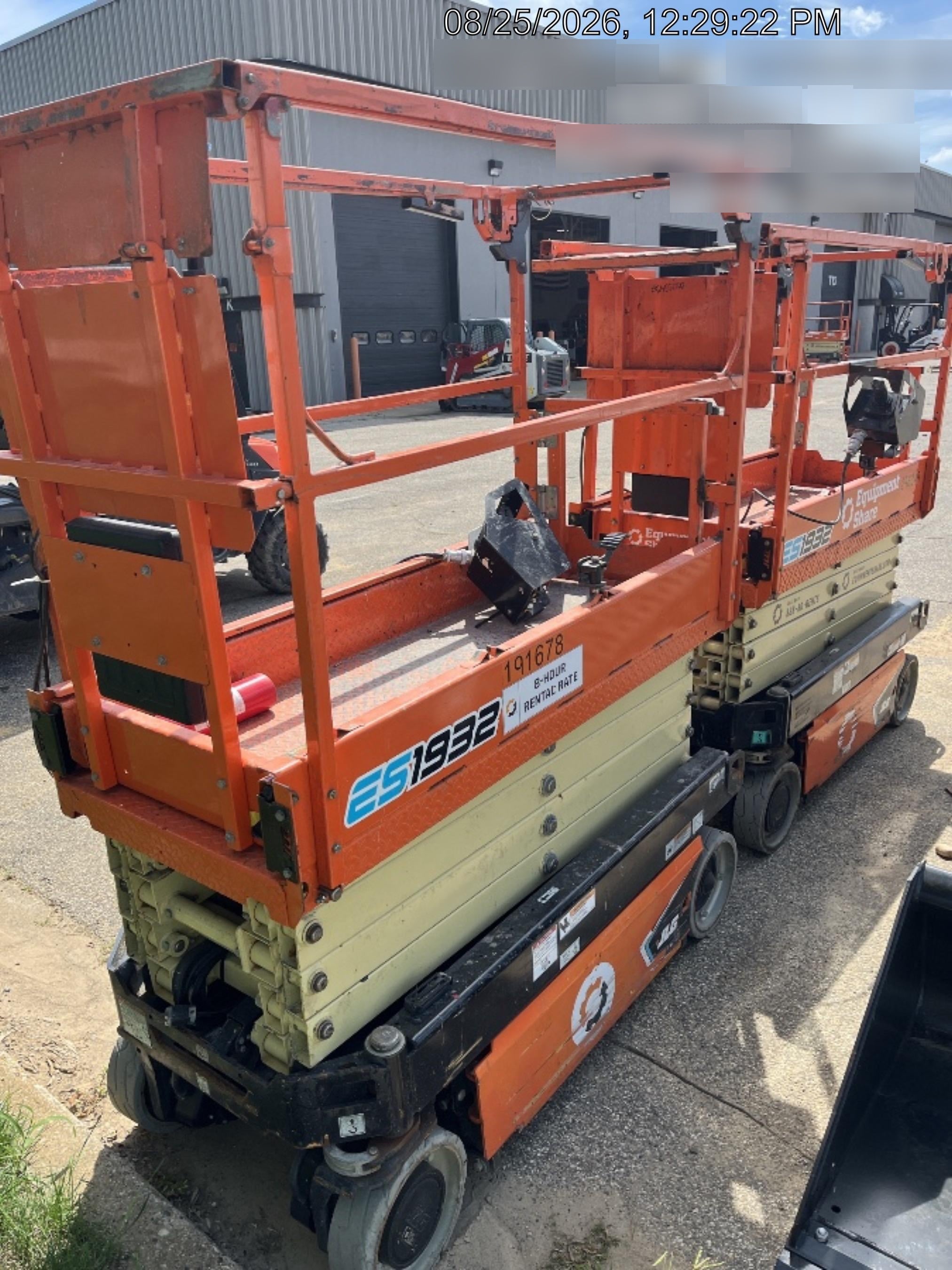 2021 JLG ES1932
