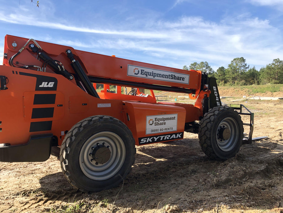 2020 Skytrak 8042 74 Hp, FF Tires, Work Lights, Beacon, Aux Hydraulics, Back up Alarm, Lifting Eye, ES Decals