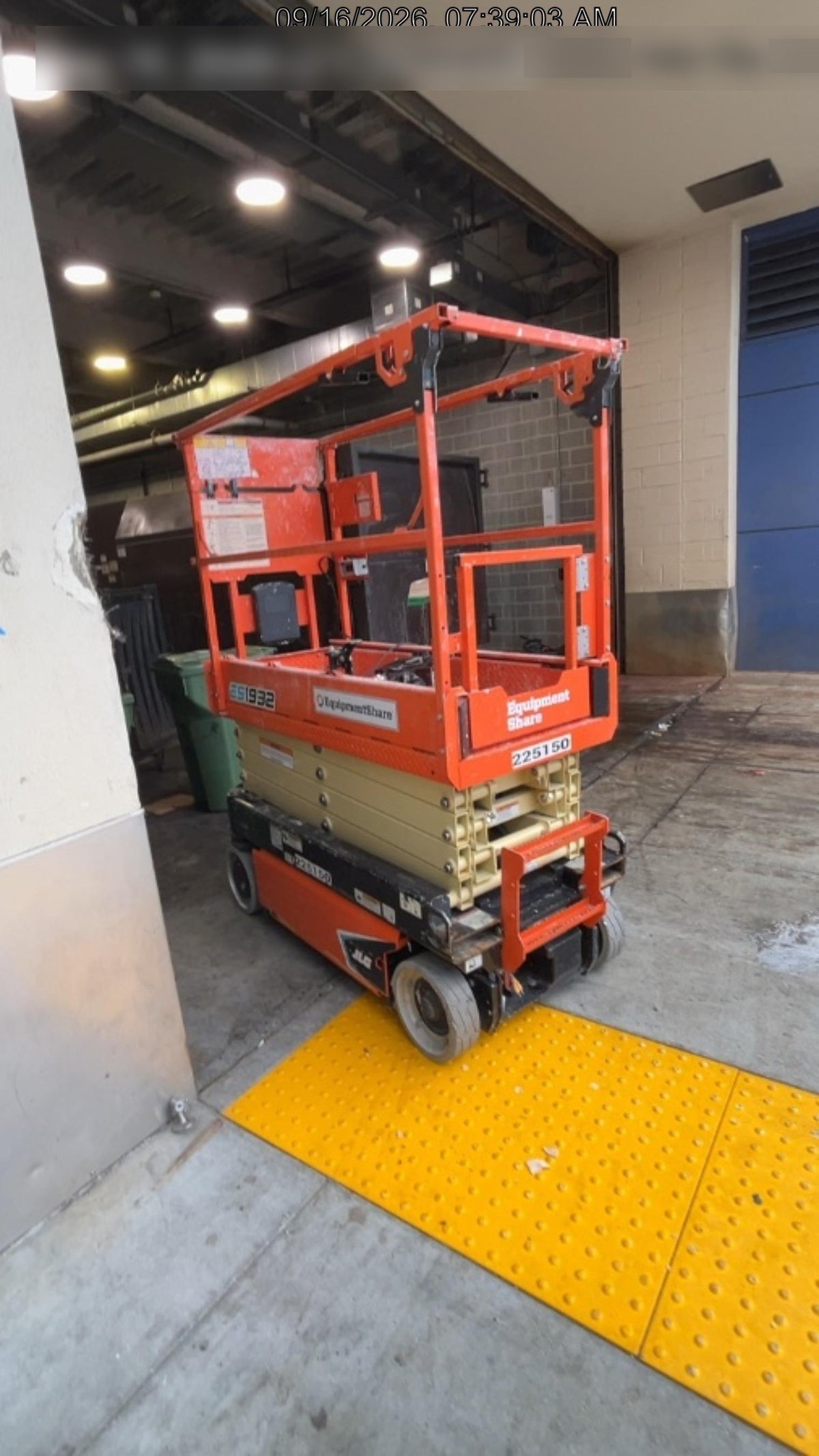 2022 JLG ES1932