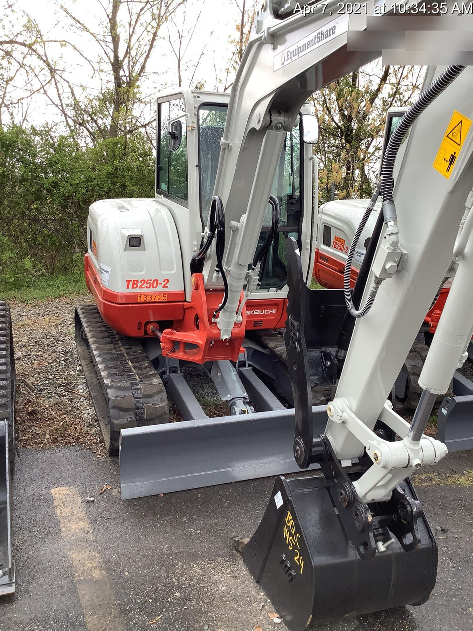 2020 TAKEUCHI TB250-2C
