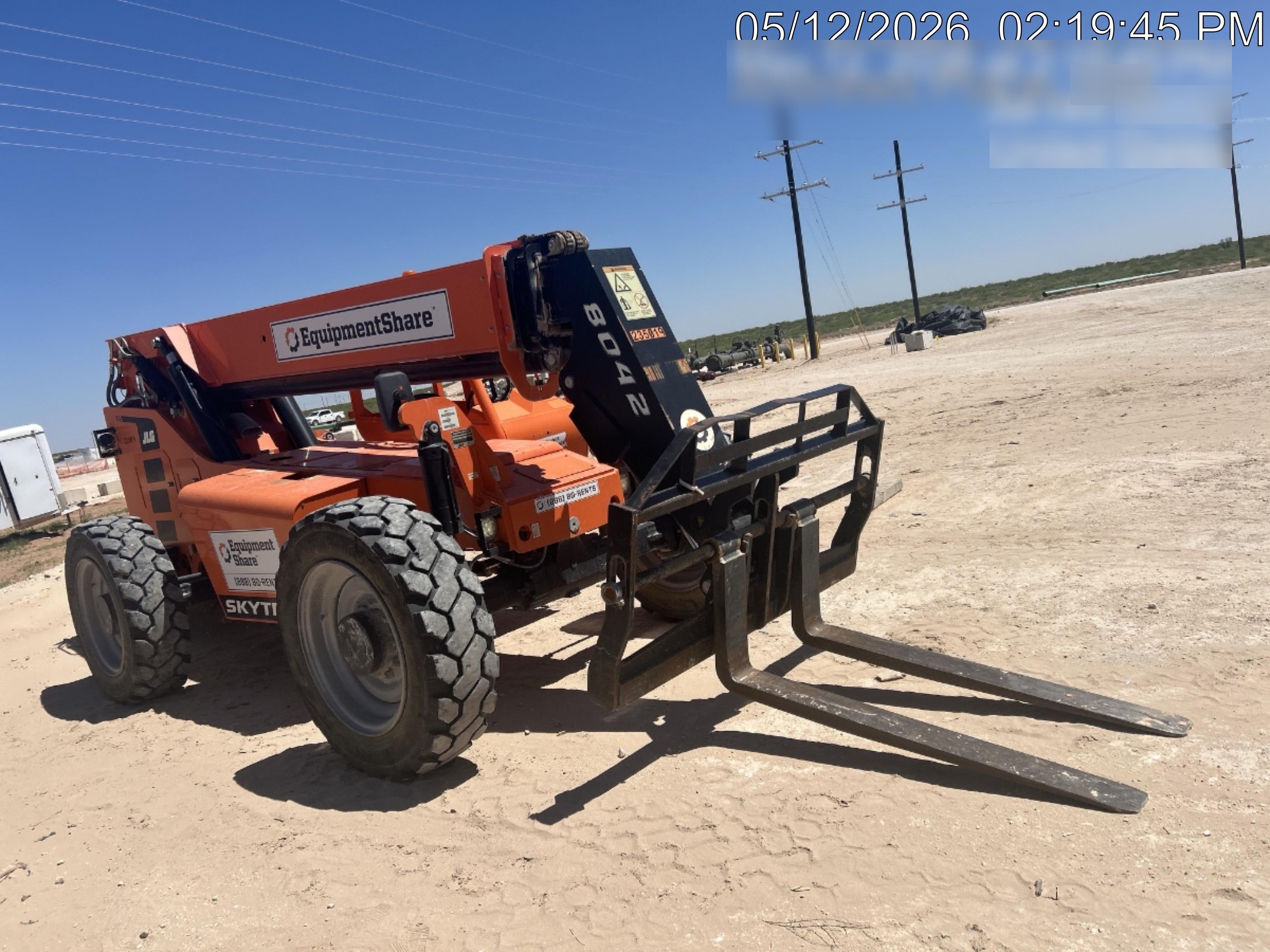 2022 SKYTRAK 8042