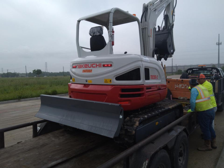 2021 TAKEUCHI TB250-2