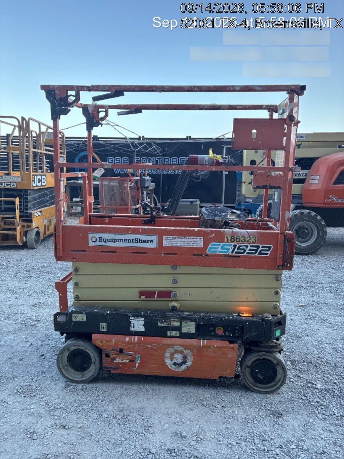 2021 JLG ES1932