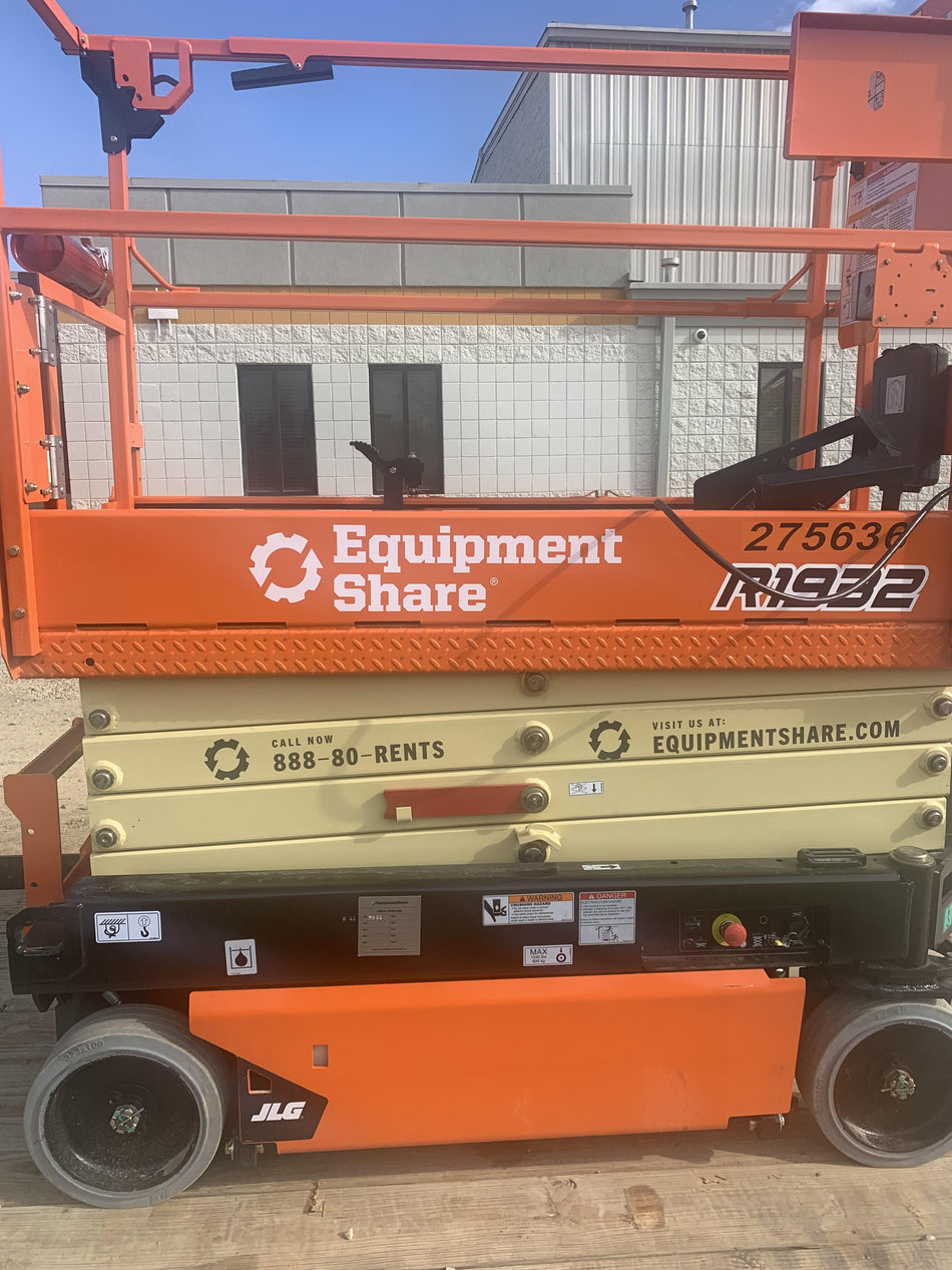 2022 JLG R1932
