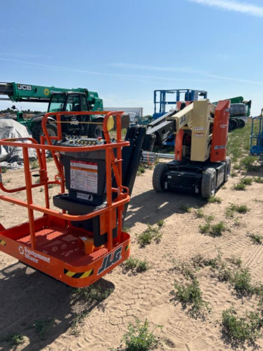 2024 JLG E300AJP