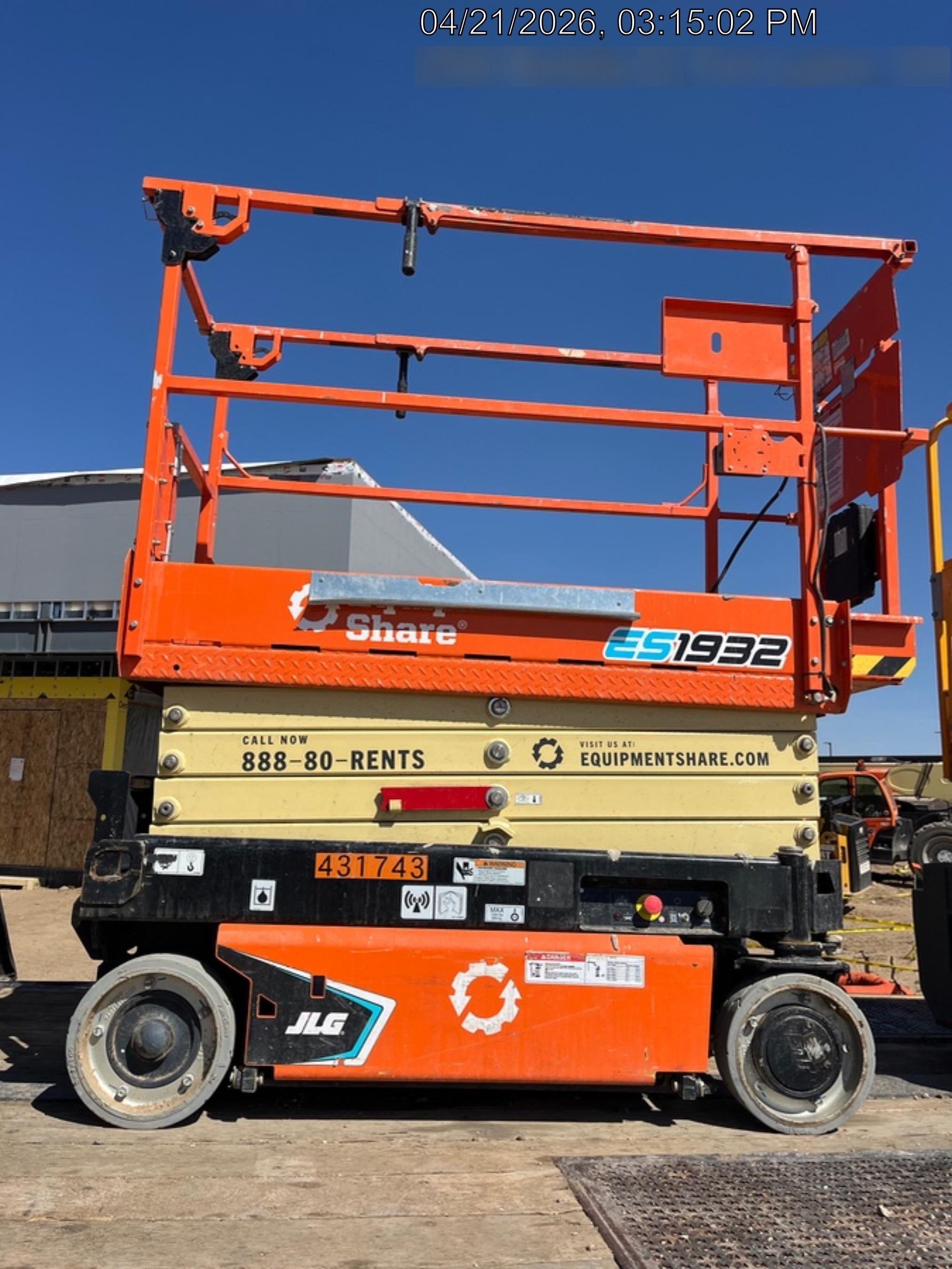 2024 JLG ES1932