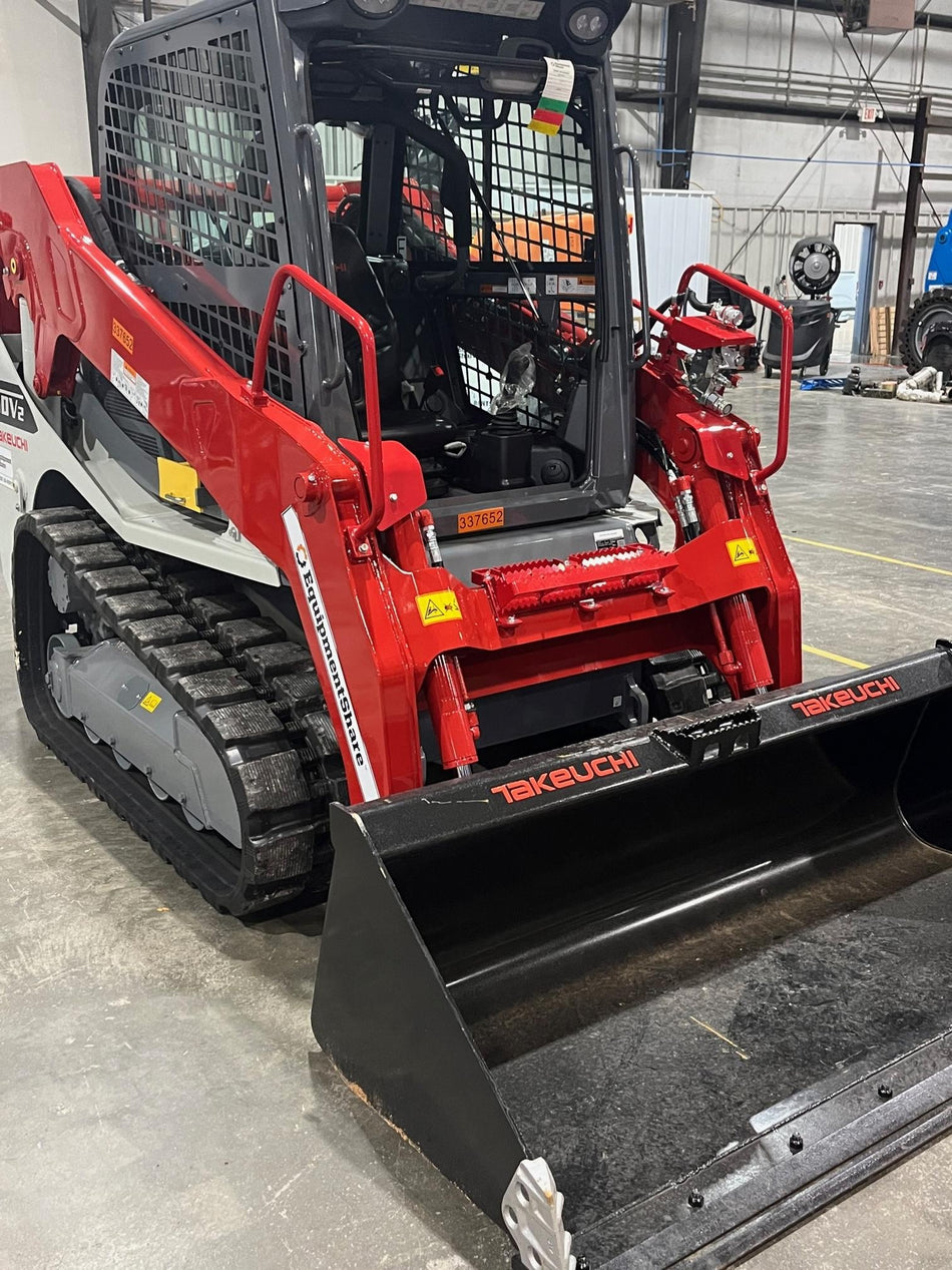 2023 TAKEUCHI TL10V2-CR
